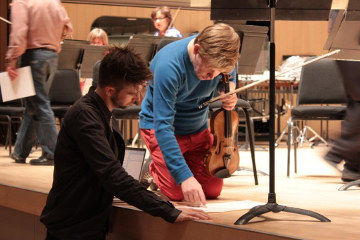 Pallett rehearsing his "Violin Concerto" for the TSO's New Creation Festival